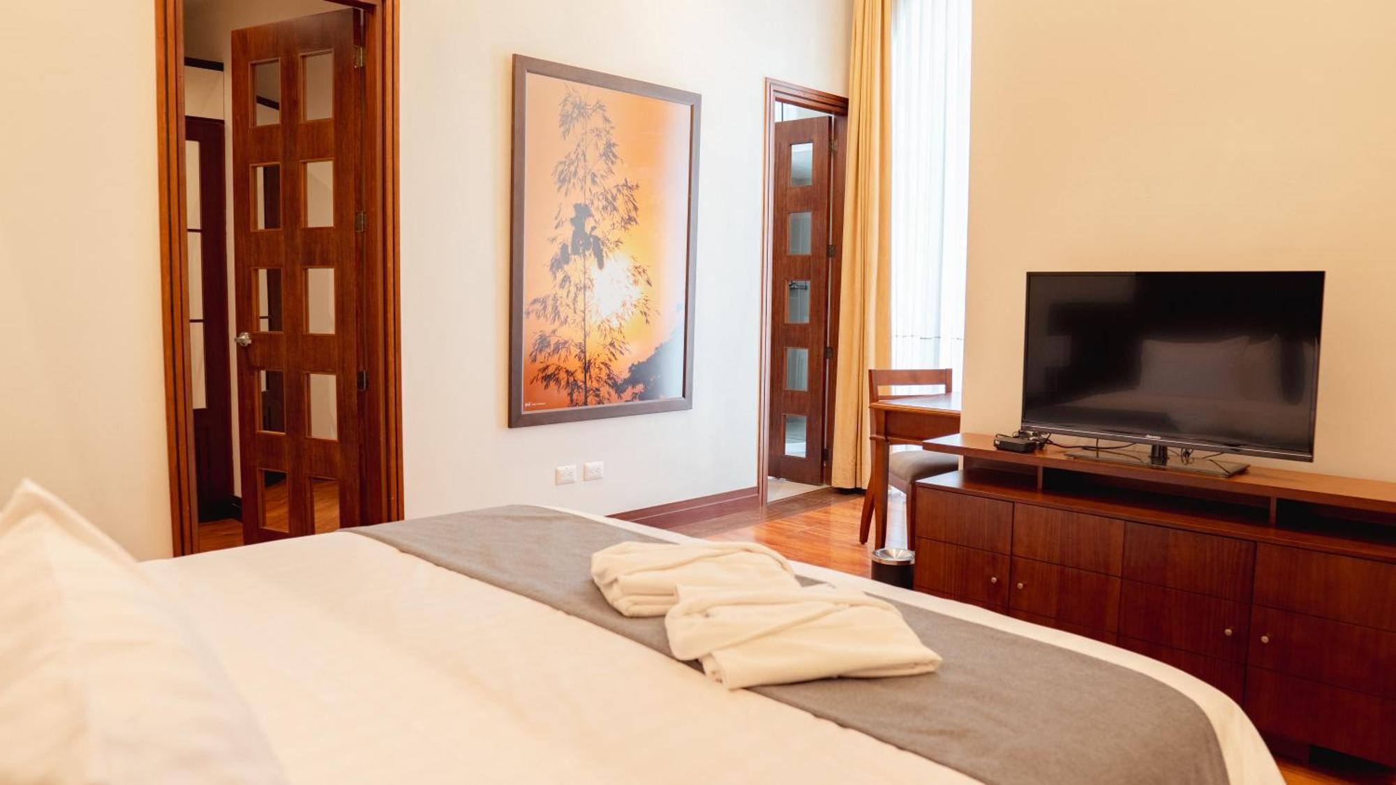 Parc Royale Suites Hotel Cuenca Bagian luar foto