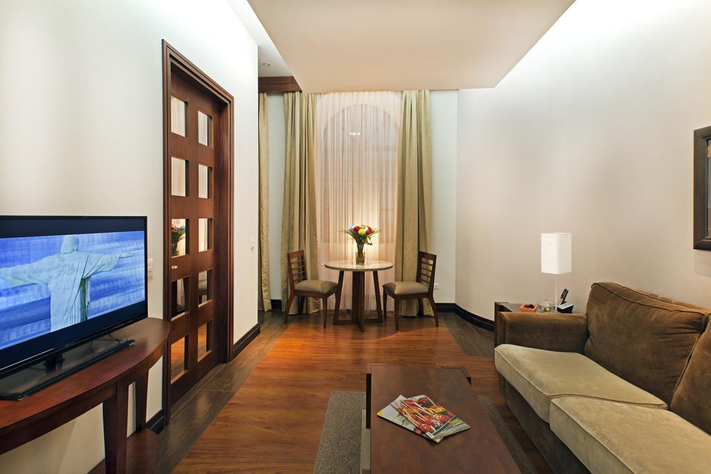 Parc Royale Suites Hotel Cuenca Bagian luar foto