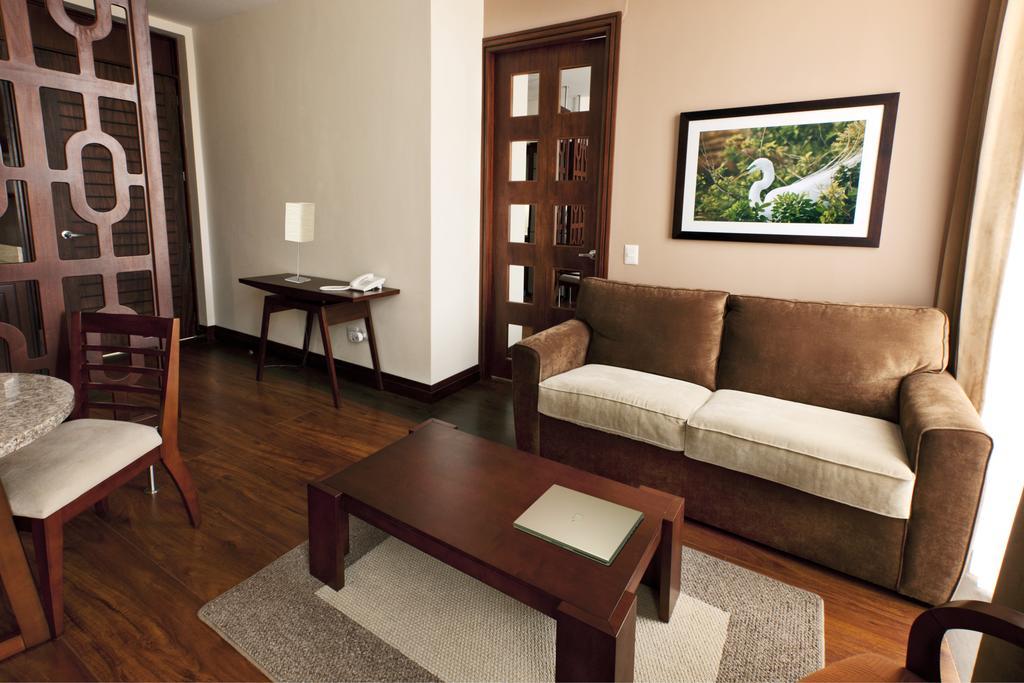 Parc Royale Suites Hotel Cuenca Bagian luar foto